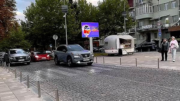Реклама на відеоборді пл. Шевченка – центральний вхід до парку Шевченка у Дніпрі. Замовляйте ☎097-728-06-98, 050-682-43-19 Реклама на відеоборді пл. Шевченка, Дніпро – центральний вхід до парку Шевченка